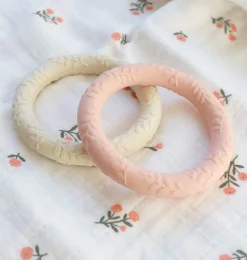 A Little Lovely Company Teethers-Silicone teether: Leaves - strawberry cream